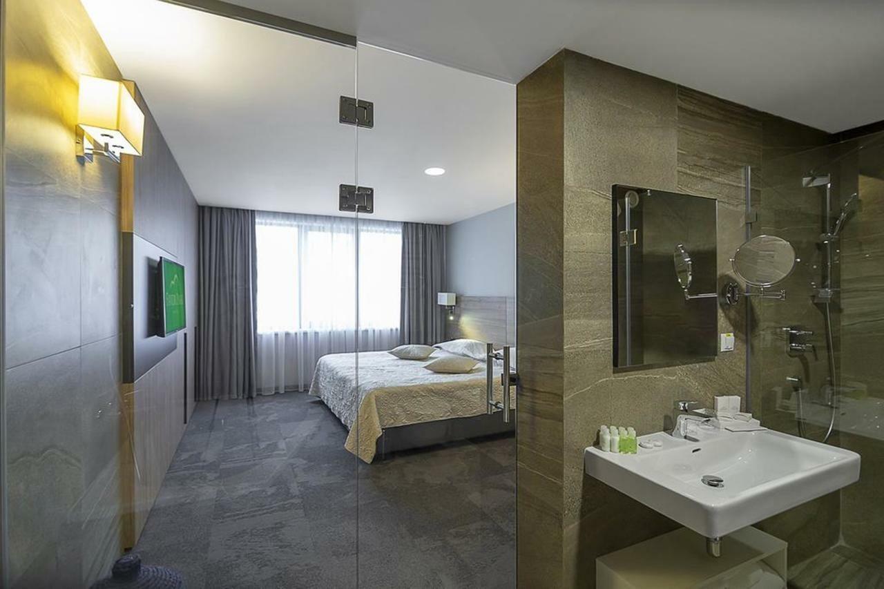 Favor Sport Hotel Kiev Esterno foto