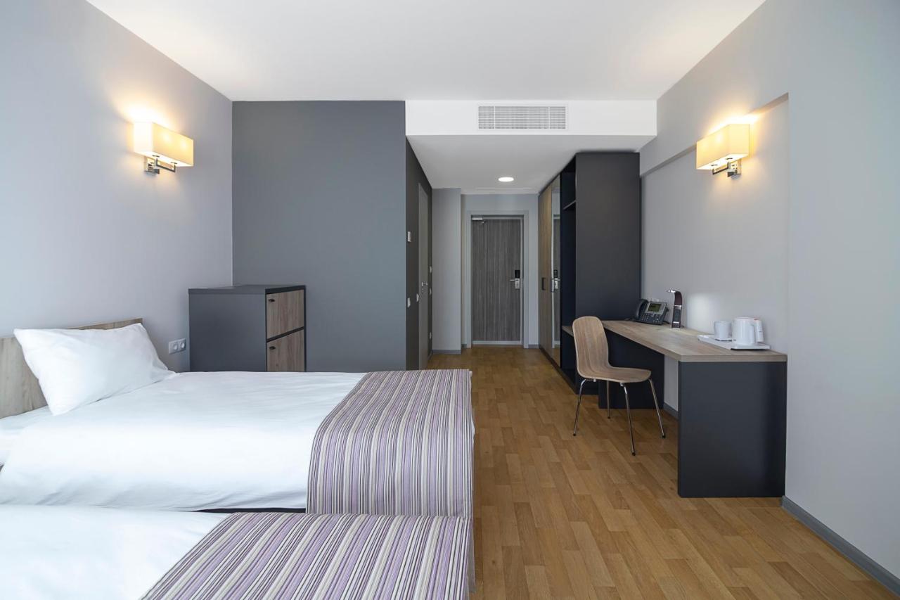 Favor Sport Hotel Kiev Esterno foto